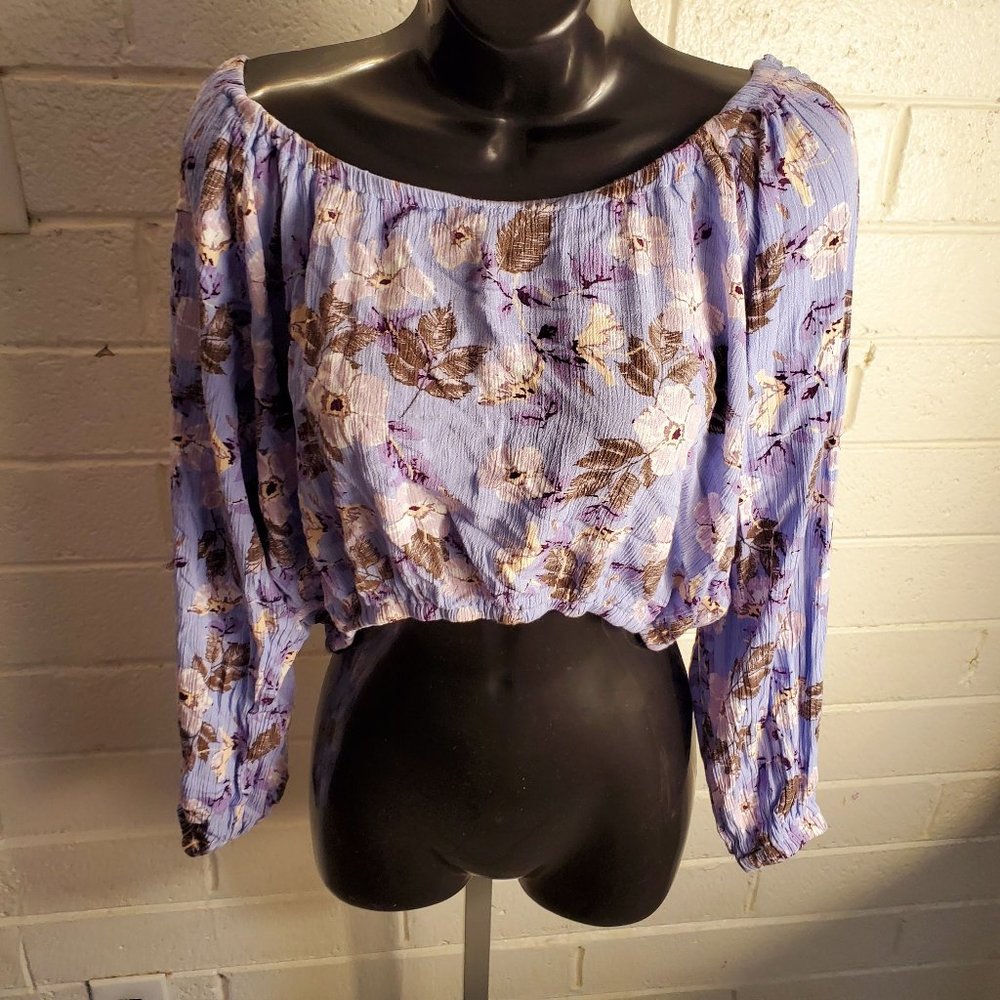 Charlotte Russe crop top - Picture 2 of 8